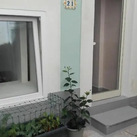 Only For Two Giumbabulla Гостевой дом Рагуза