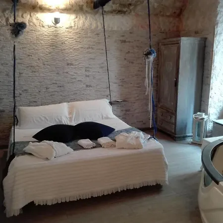 Only For Two Giumbabulla Pensionat 3*