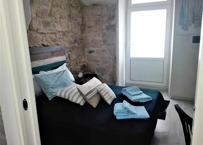 Πανσιόν Only For Two Giumbabulla 4*