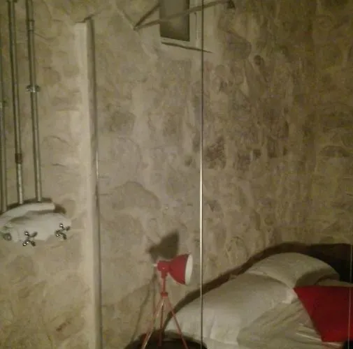 Πανσιόν Only For Two Giumbabulla 4*
